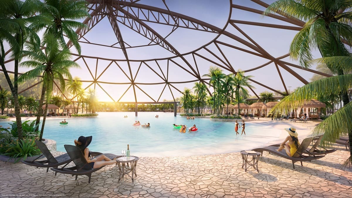 Thiết kế mái vòm của hồ bơi nước mặn trong nhà Four Seasons.