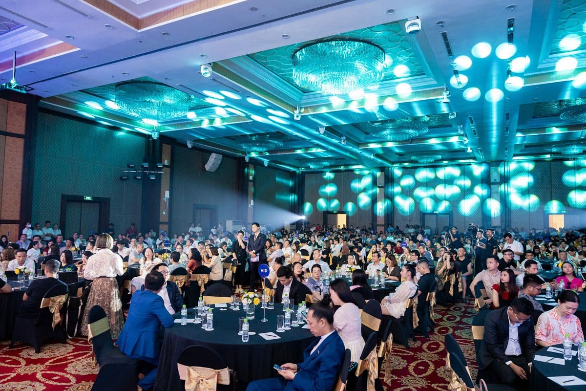 Thị trường BĐS đang nghi nhận những tín hiệu tích cực sau hàng loạt chính sách điều hành vĩ mô hiệu quả và chính sách bán hàng hấp dẫn từ các chủ đầu tư lớn.